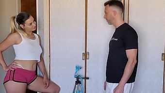 Vecinos'S Hot Blonde Gets Down And Dirty In Hd Video