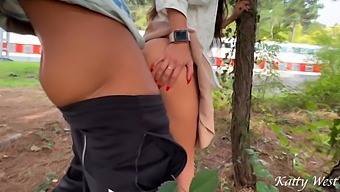 Public Sex On The Rails With A Big Ass Babe Caught In The Act